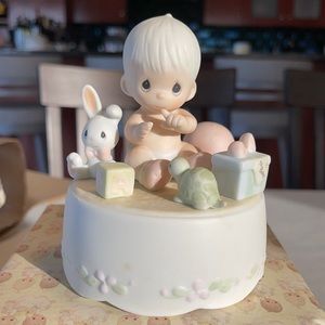 1985 Precious moments lullaby musically fuguine